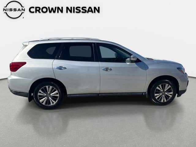 Used 2019 Nissan Pathfinder S image 9
