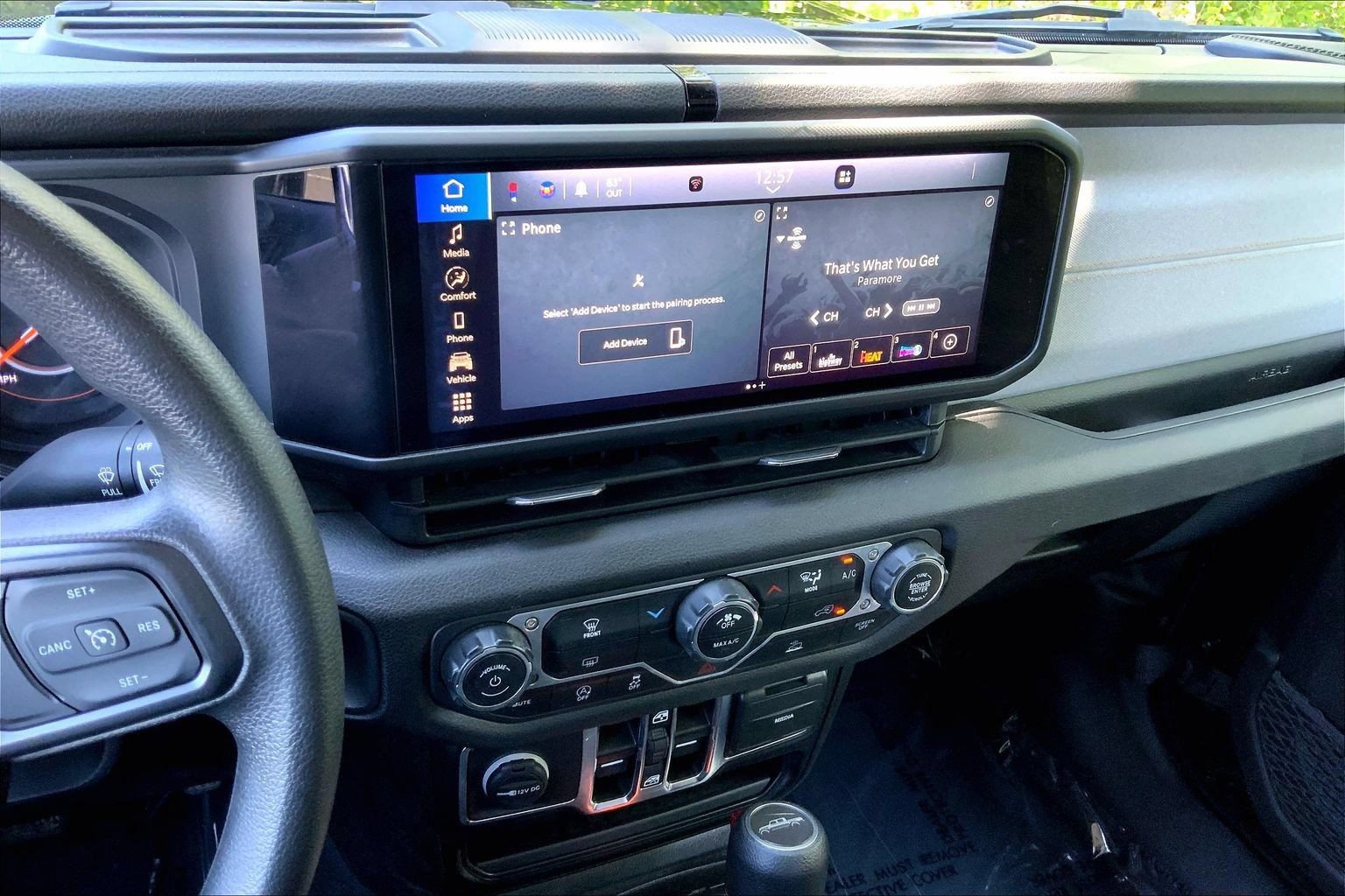 Certified 2024 Jeep Gladiator Sport AWD/4WD image 4