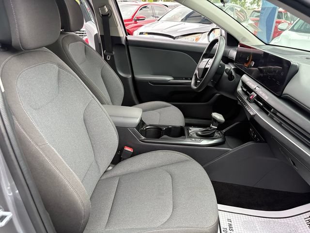 Used 2025 Kia K4 FWD image 18