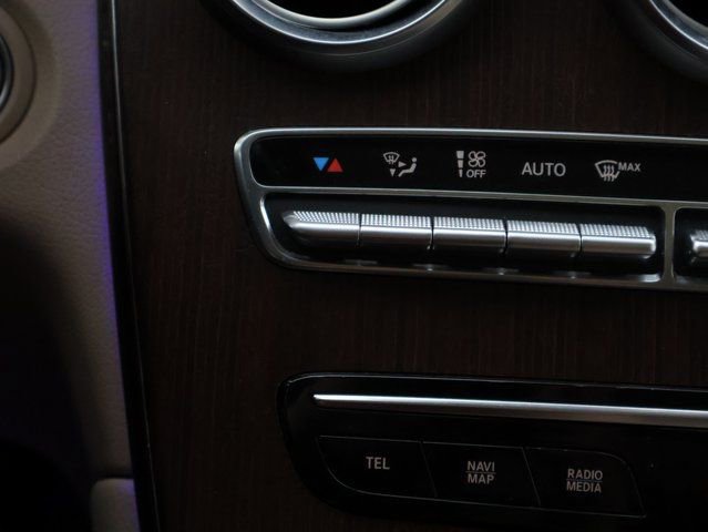 Used 2020 Mercedes-Benz GLC 300 4MATIC w/ Premium Package image 29
