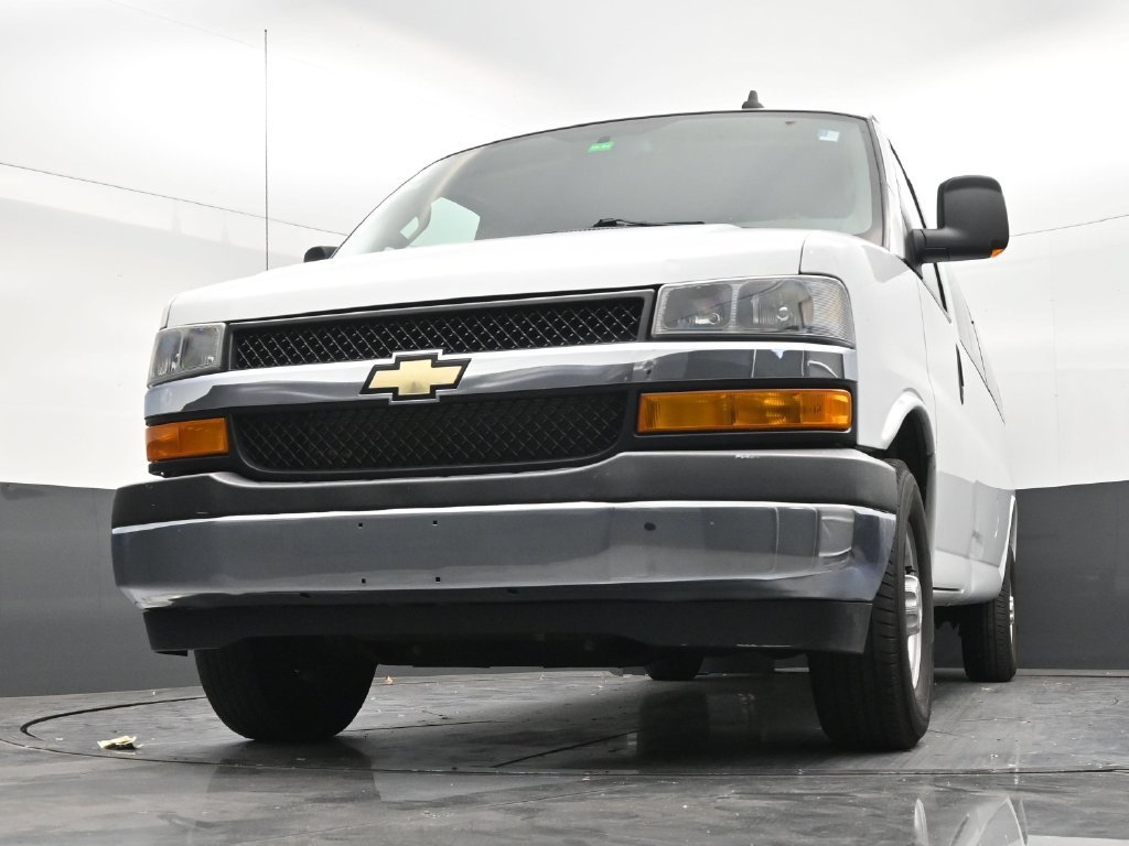 Used 2022 Chevrolet Express 3500 LS w/ Chrome Appearance Package RWD image 25