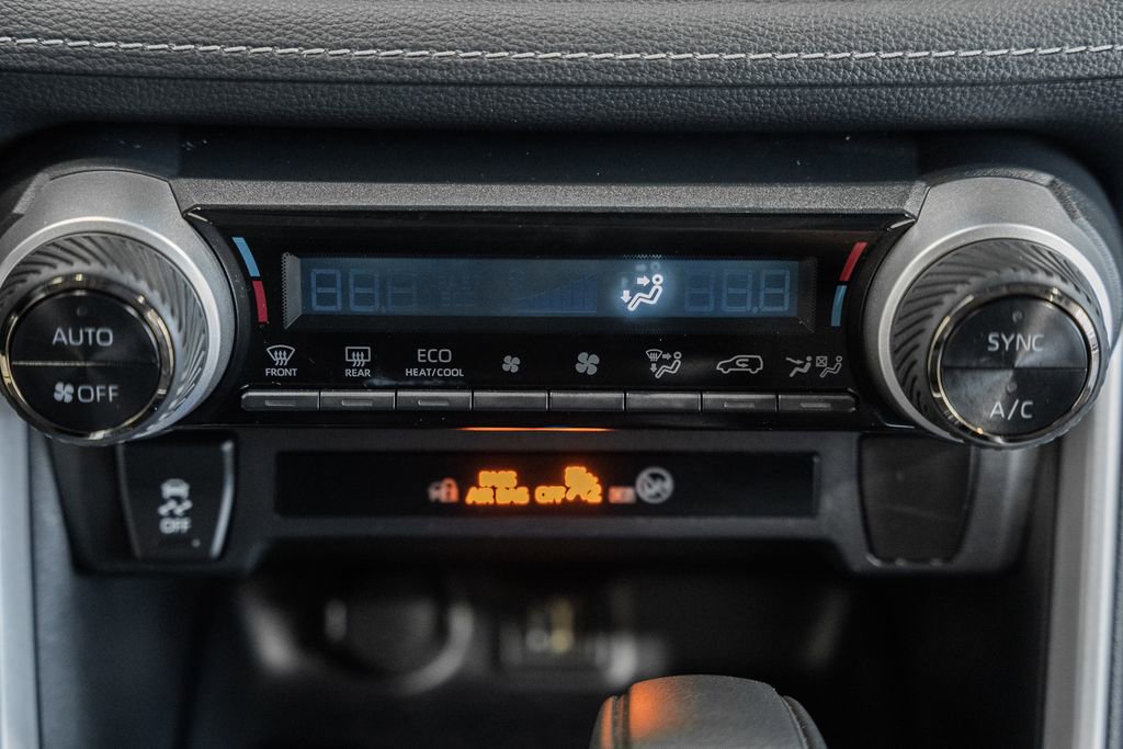 Used 2025 Toyota RAV4 XLE image 19