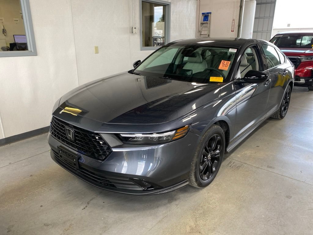 Used 2025 Honda Accord SE image 2