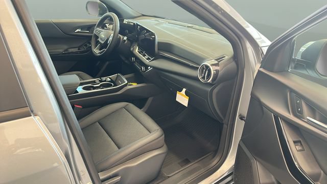New 2027 Chevrolet Equinox LT w/ Convenience Package II FWD image 19