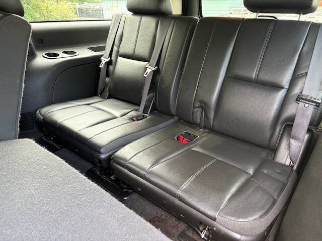 Used 2012 Chevrolet Suburban LT image 11