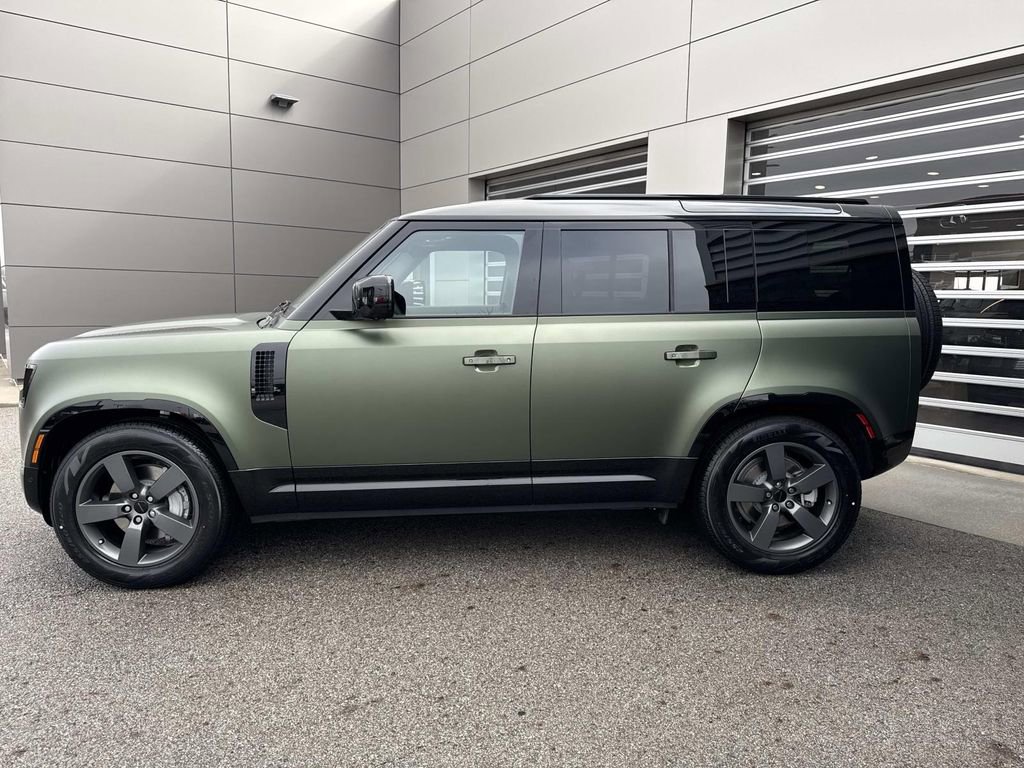 New 2026 Land Rover Defender 110 X-Dynamic SE image 4