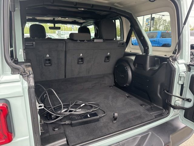 Used 2023 Jeep Wrangler Unlimited Rubicon 4xe w/ Cold Weather Group AWD/4WD image 13