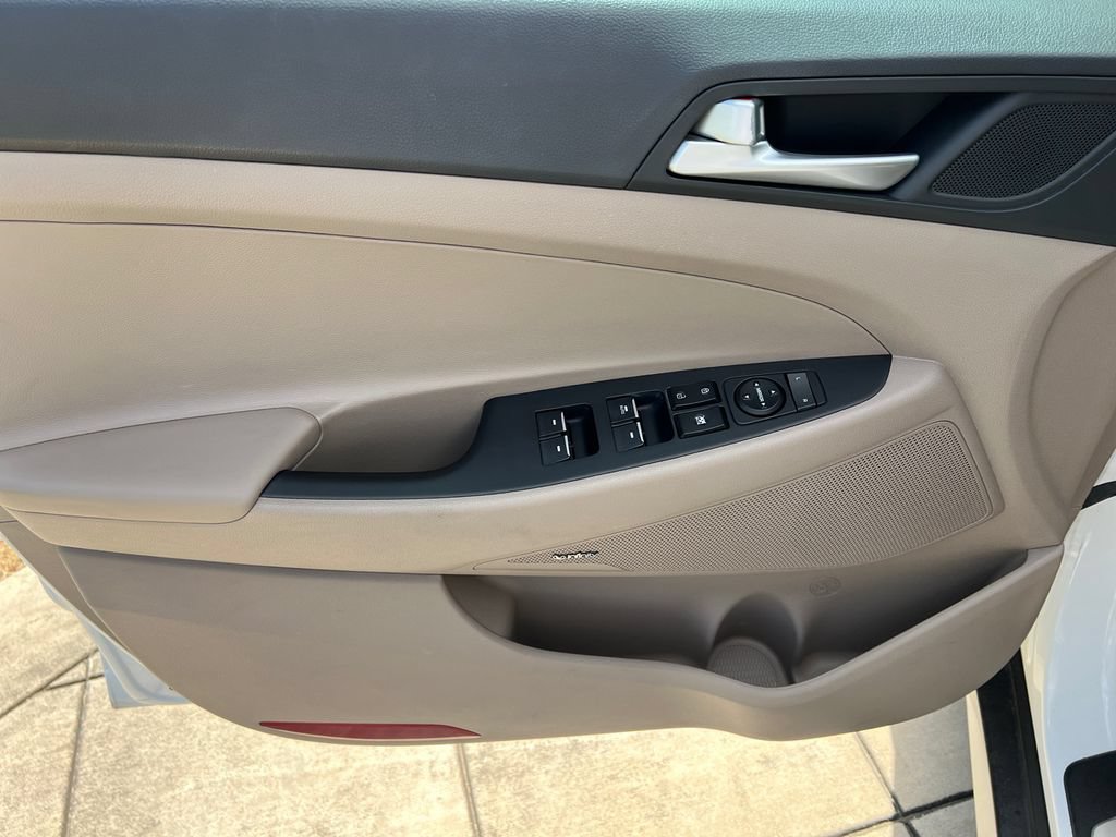 Used 2021 Hyundai Tucson Limited w/ Cargo Package FWD image 16
