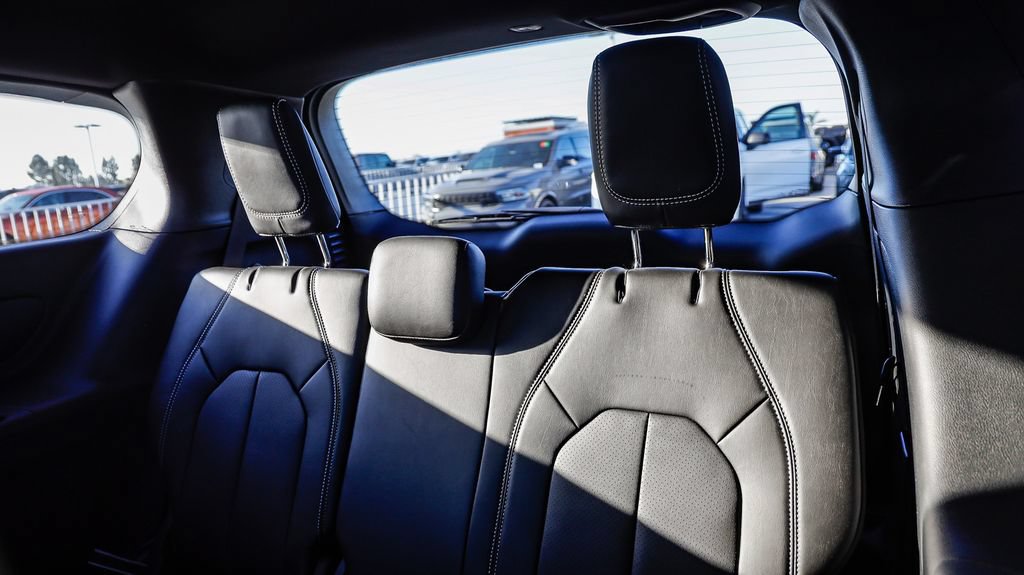 New 2027 Chrysler Pacifica Select FWD image 23
