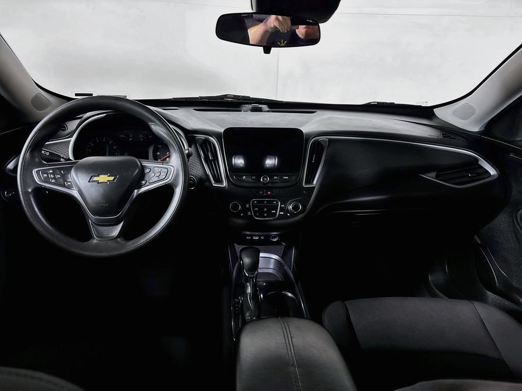 Used 2023 Chevrolet Malibu LT FWD image 12
