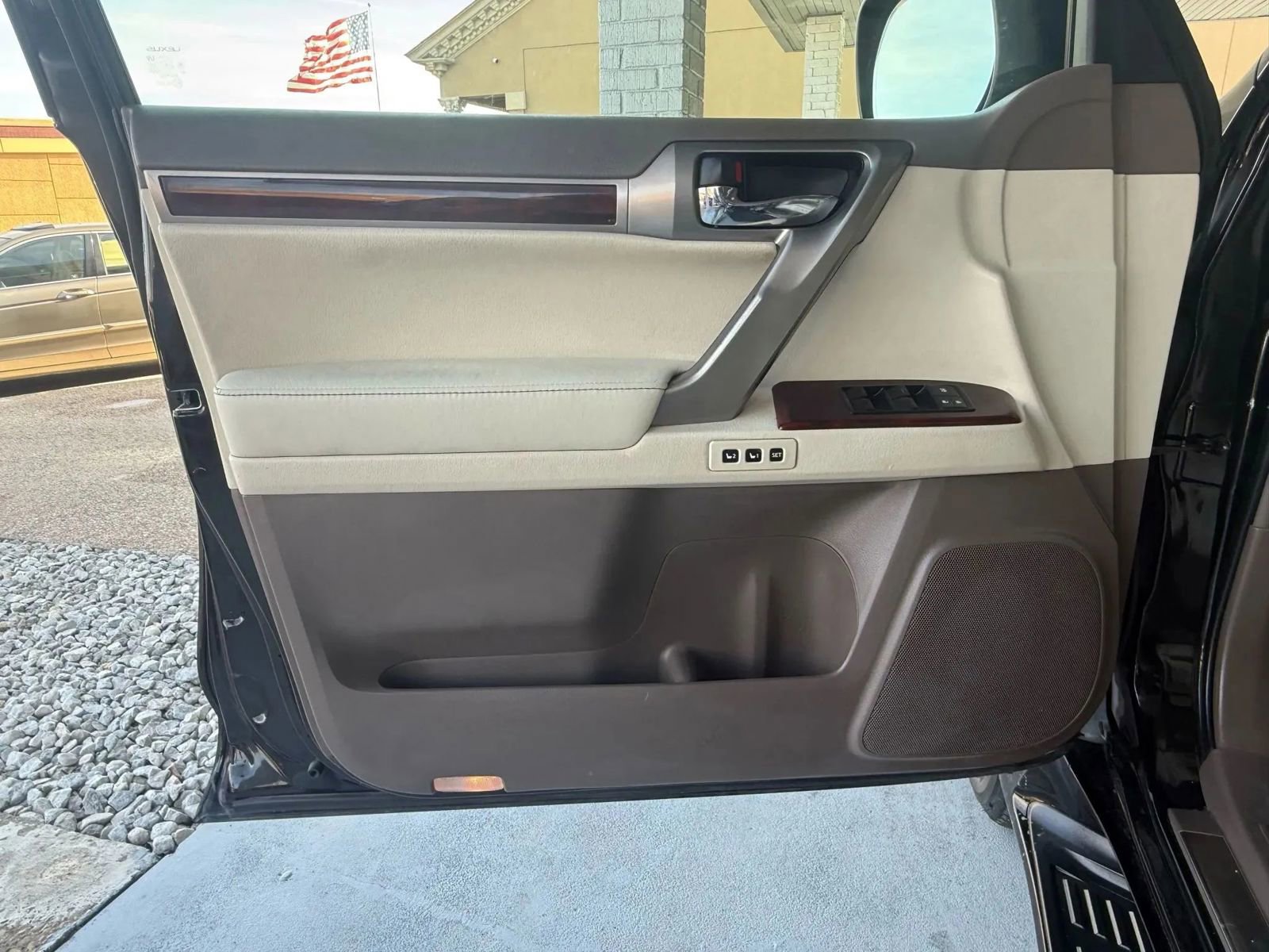 Used 2012 Lexus GX 460 w/ Comfort Plus Pkg image 17