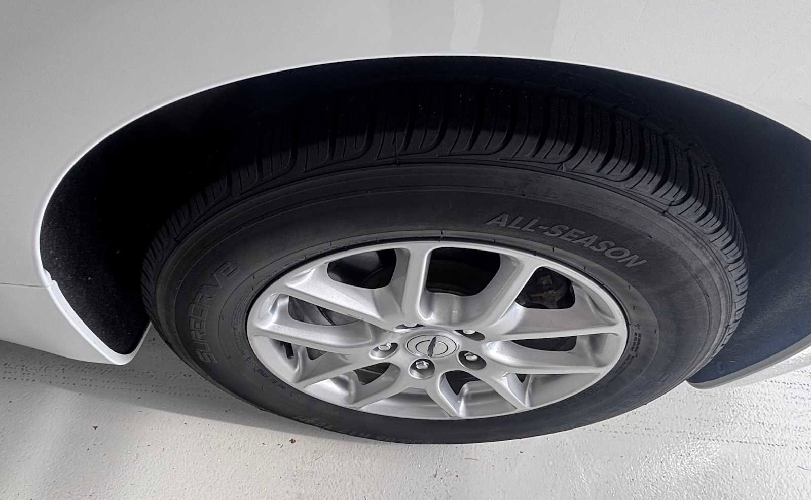 Used 2022 Chrysler Pacifica Touring-L FWD image 9