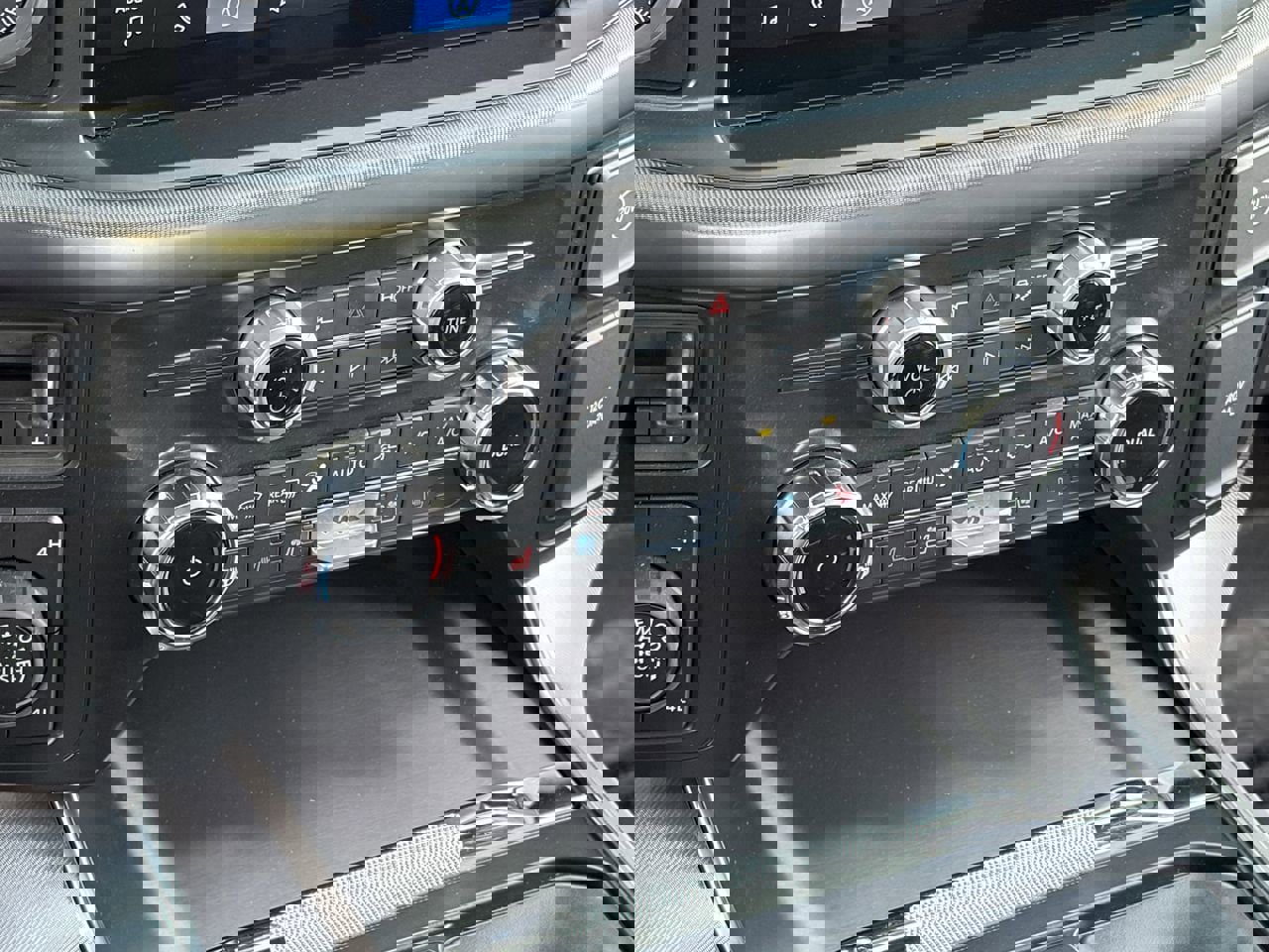 Used 2025 Ford F150 Platinum w/ Equipment Group 702A High image 30