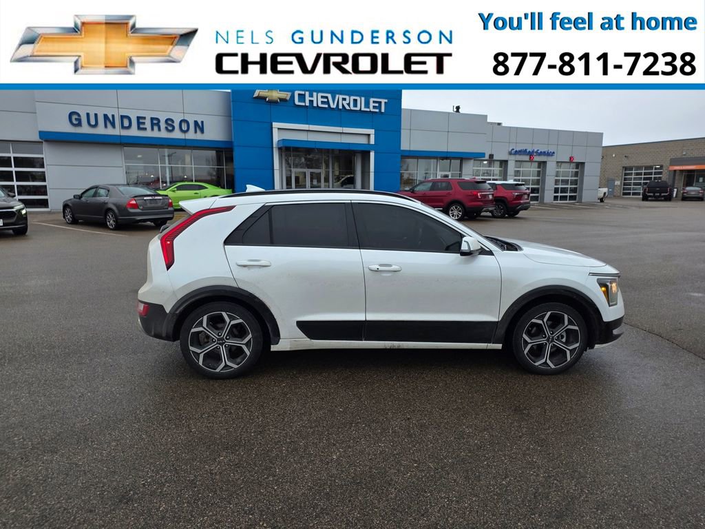 Used 2023 Kia Niro EX Touring image 6