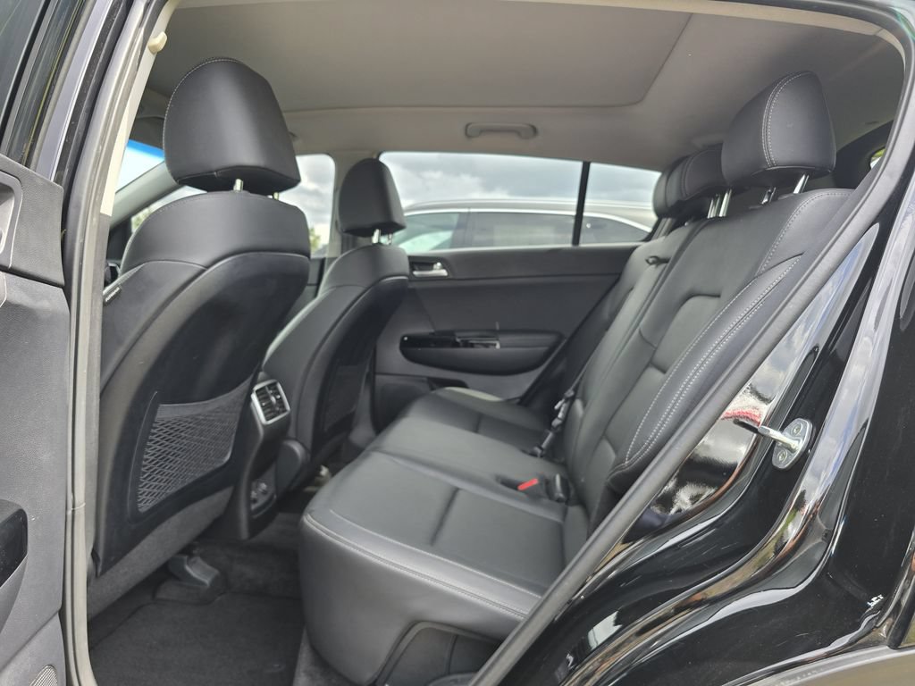 Certified 2022 Kia Sportage EX AWD/4WD image 17