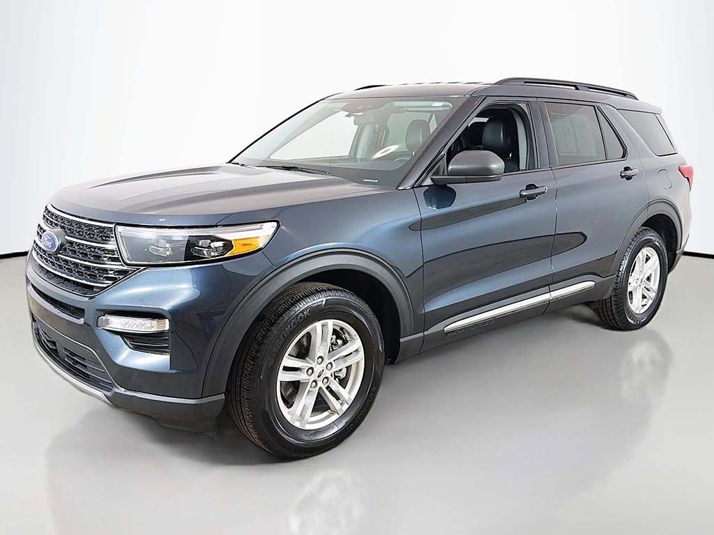 Used 2022 Ford Explorer XLT w/ Equipment Group 202A image 7