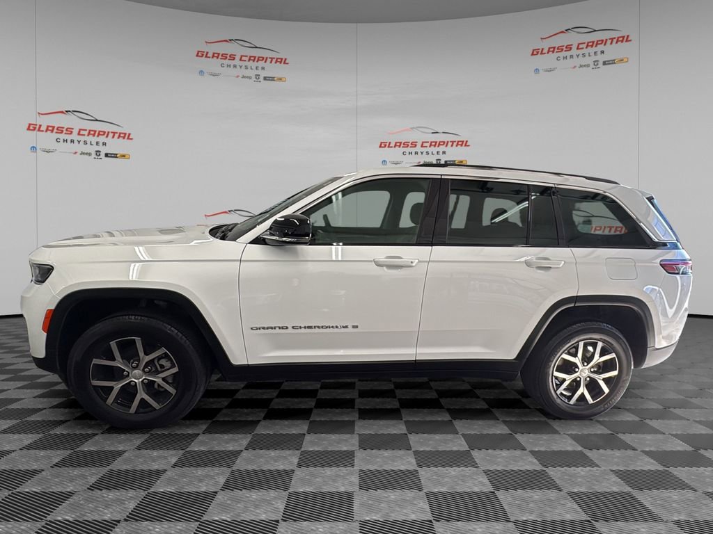 Used 2023 Jeep Grand Cherokee Limited image 4