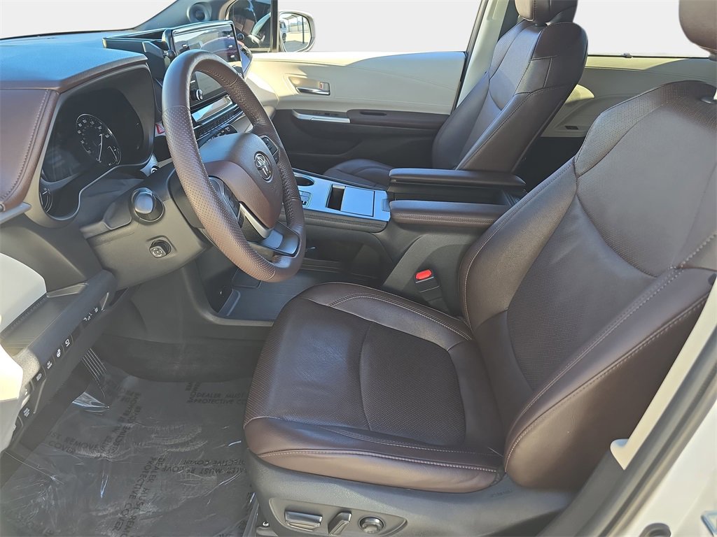 Used 2022 Toyota Sienna Platinum image 20