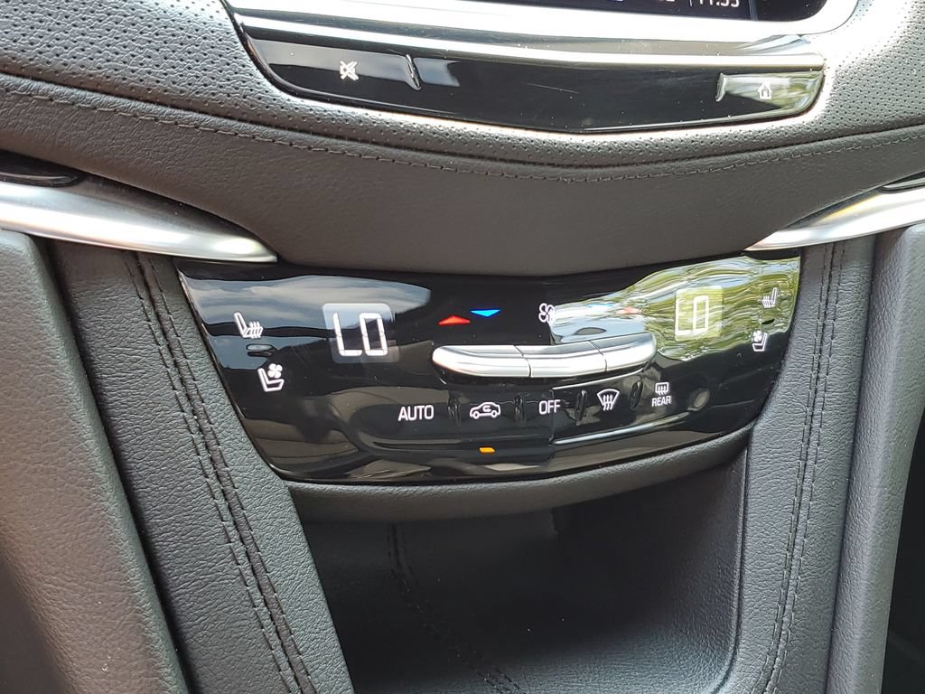 Used 2024 Cadillac XT5 Premium Luxury w/ Technology Package AWD/4WD image 26