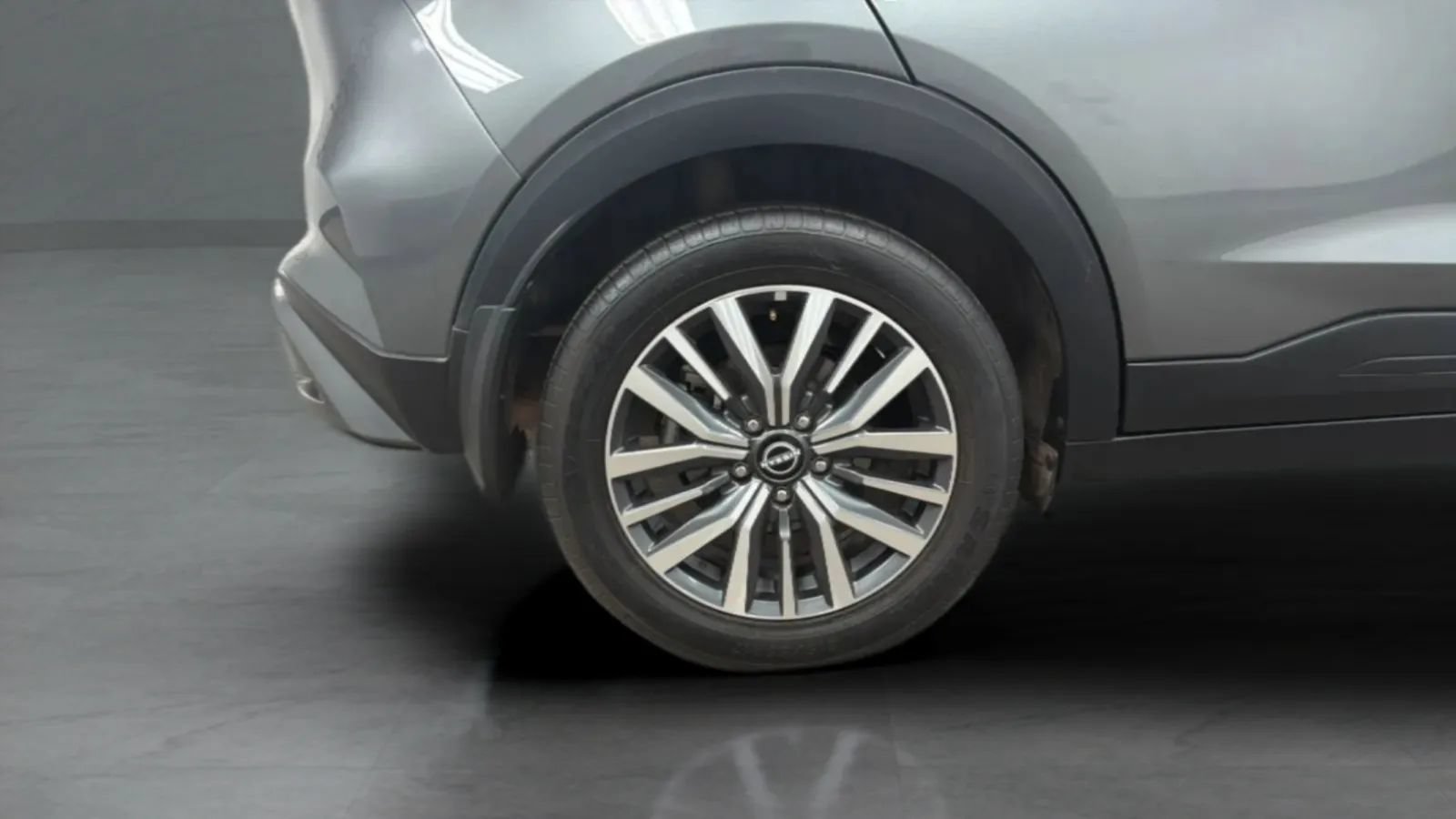 Used 2022 Nissan Kicks SV FWD image 27