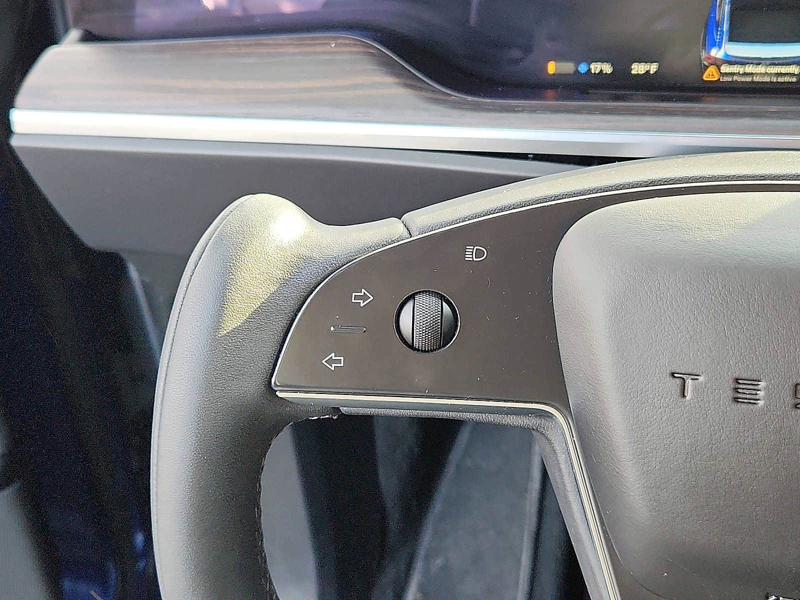 Used 2022 Tesla Model X image 19