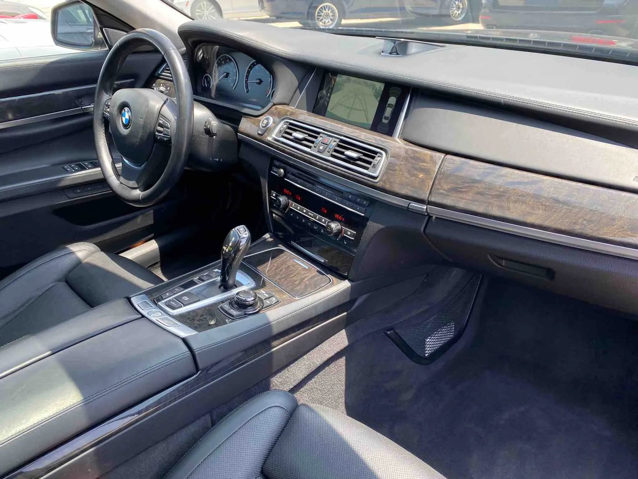 Used 2013 BMW 750Li image 8