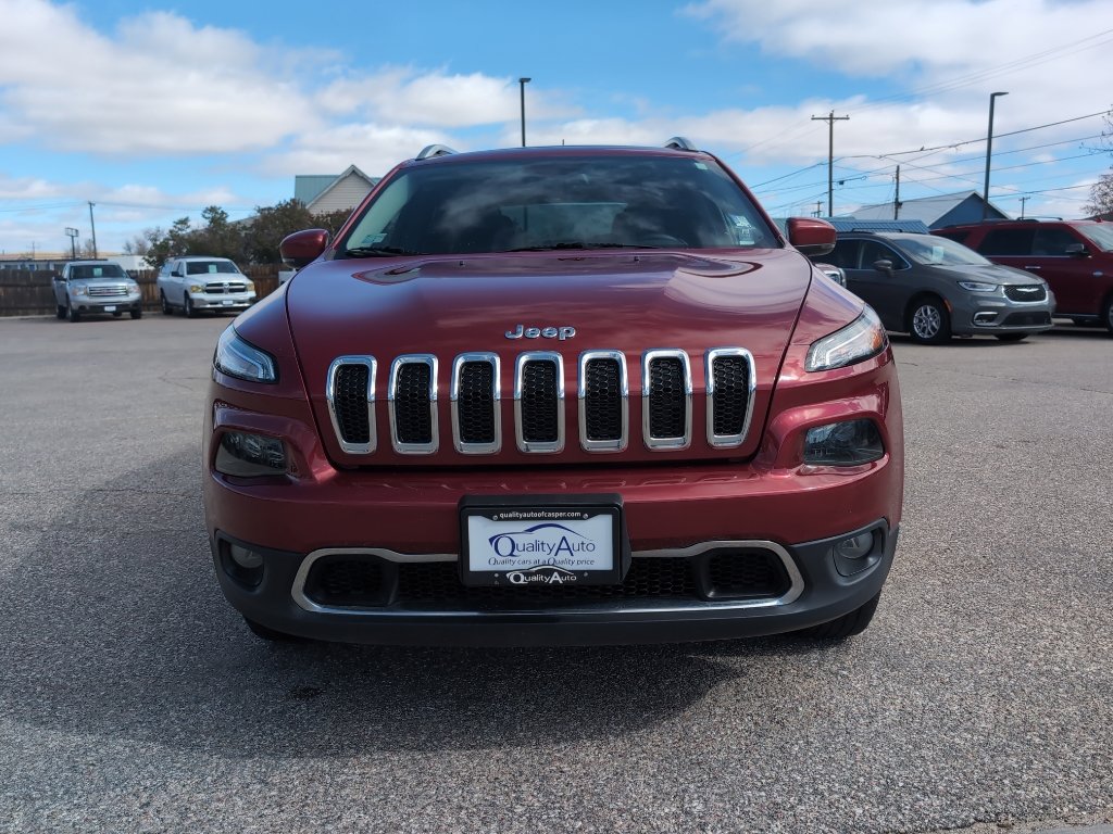 Used 2017 Jeep Cherokee Limited w/ Trailer Tow Group AWD/4WD image 3