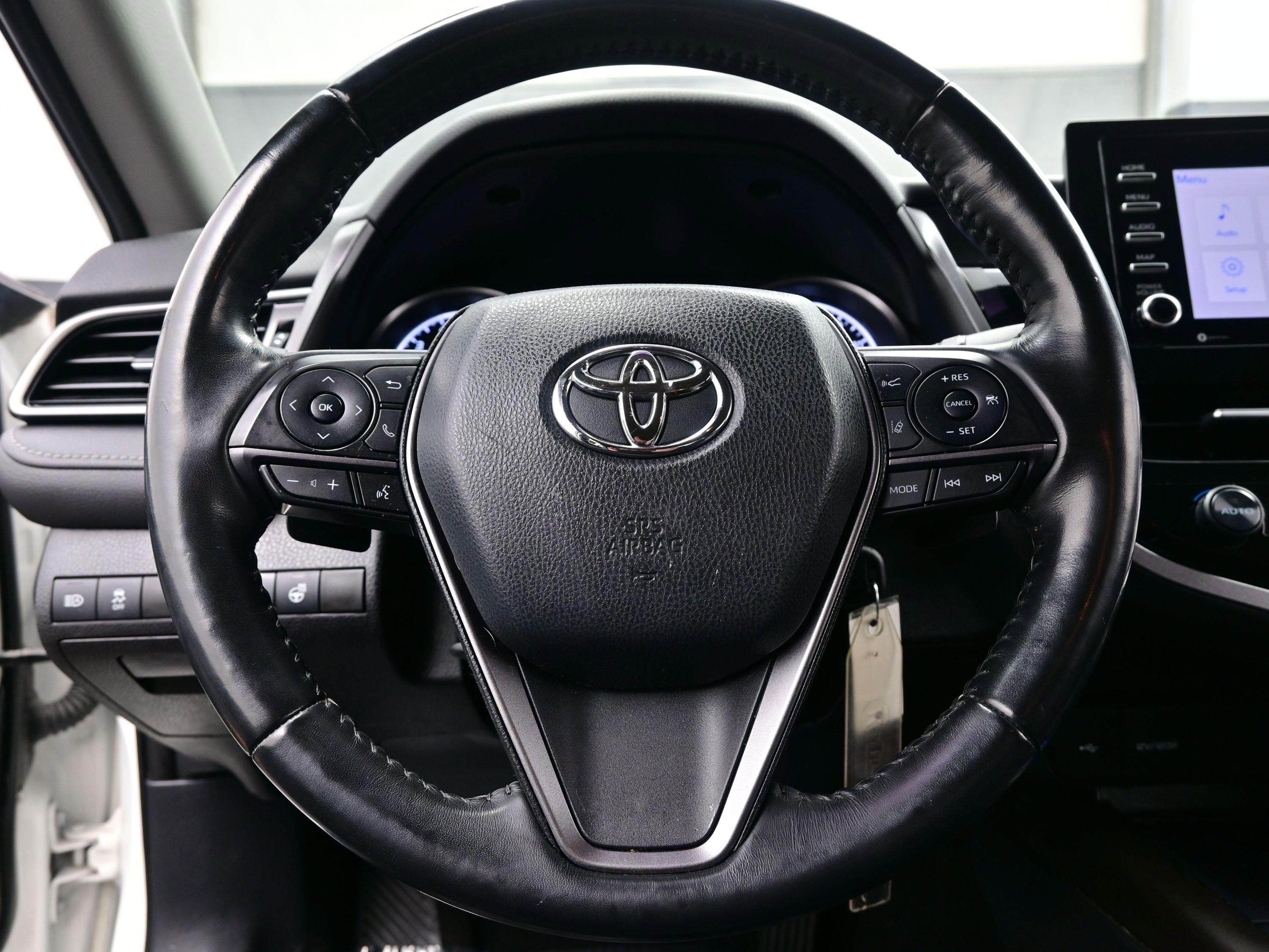 Used 2021 Toyota Camry SE w/ Cold Weather Package image 23