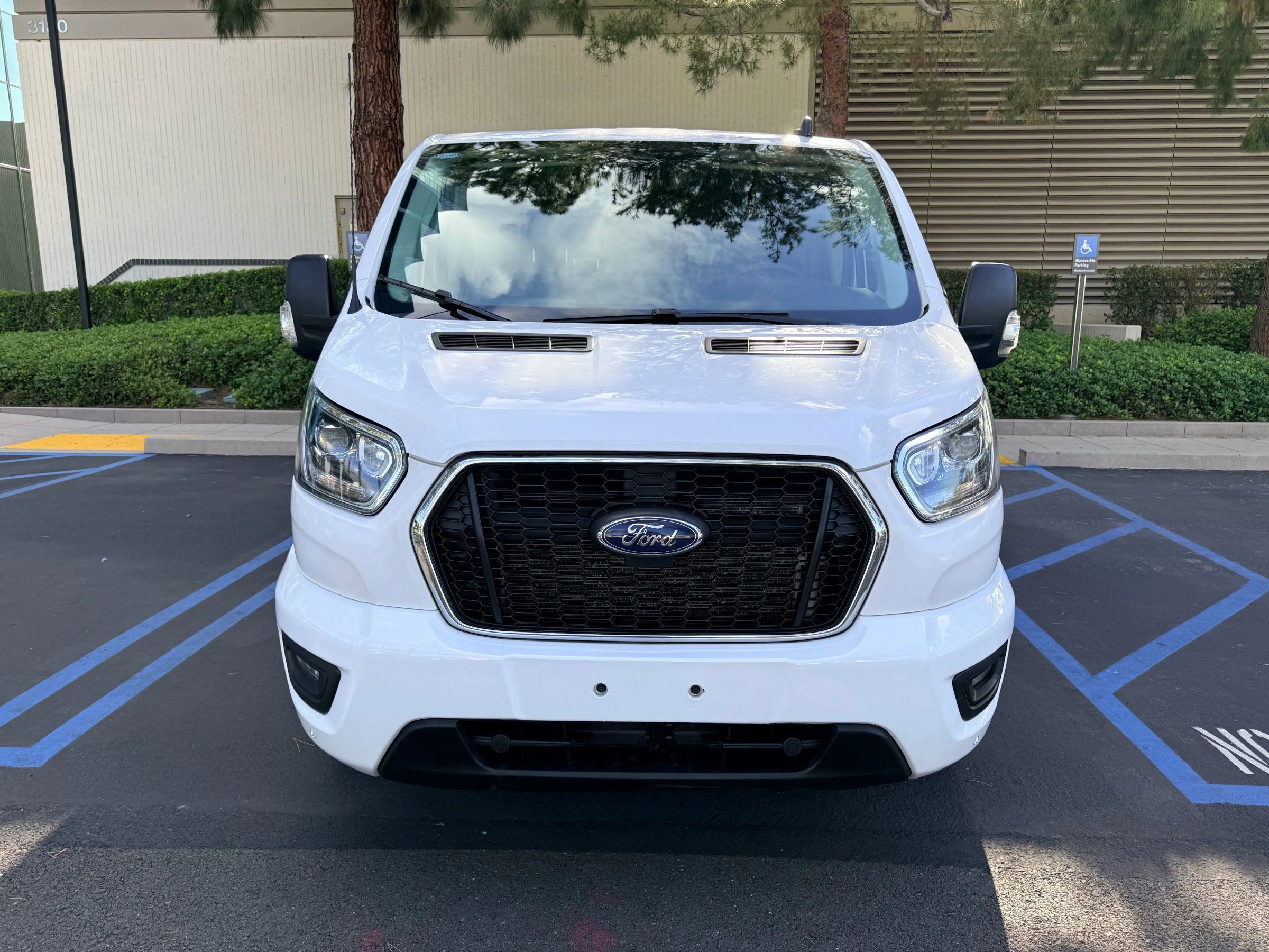 Used 2023 Ford Transit 350 XLT RWD image 9