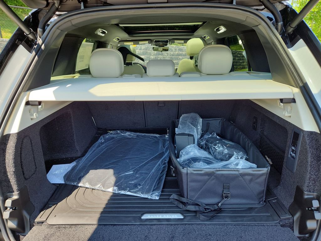 New 2026 Land Rover Range Rover SE AWD/4WD image 13