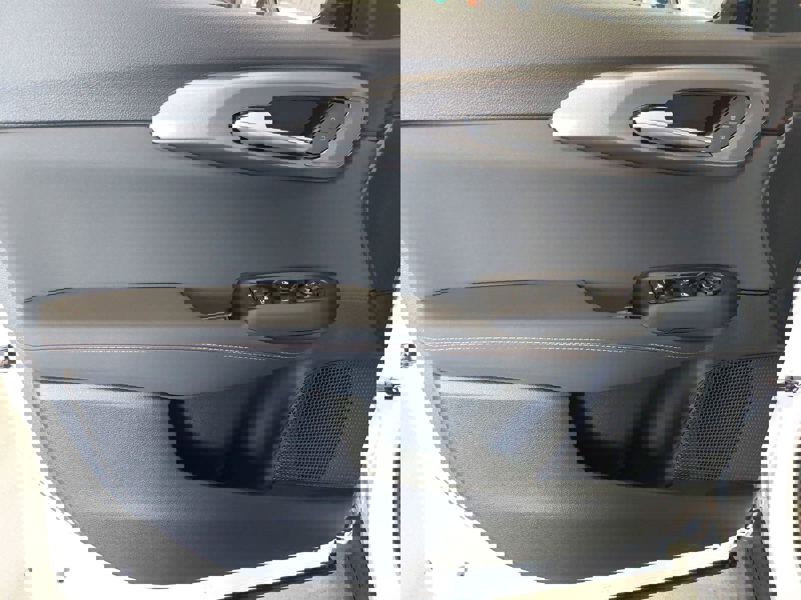 New 2025 Alfa Romeo Tonale w/ Premium Package image 28