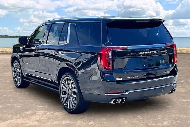Used 2025 GMC Yukon Denali Ultimate w/ LPO, Floor Liner Package AWD/4WD image 4