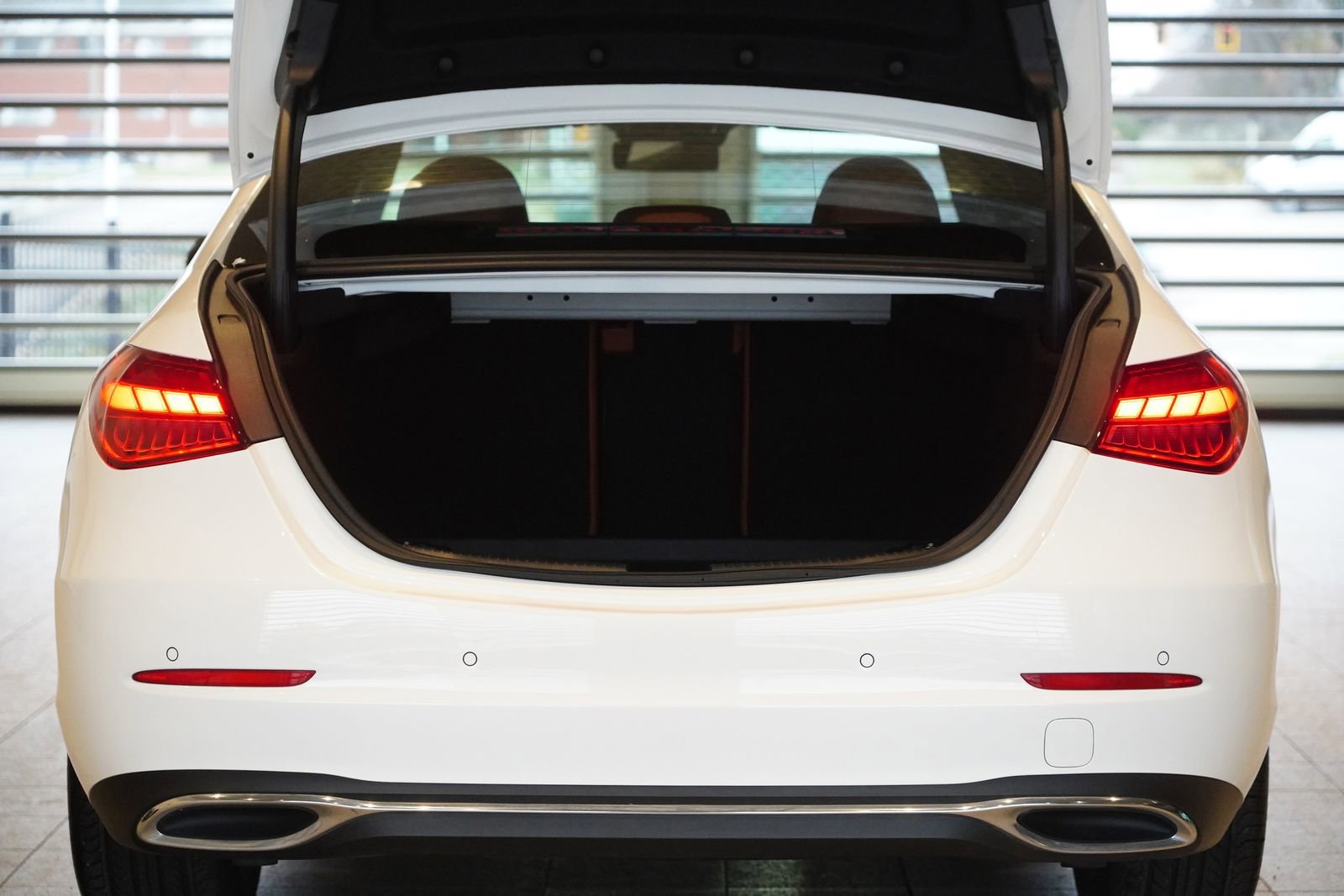 Used 2025 Mercedes-Benz C 300 4MATIC Sedan image 31