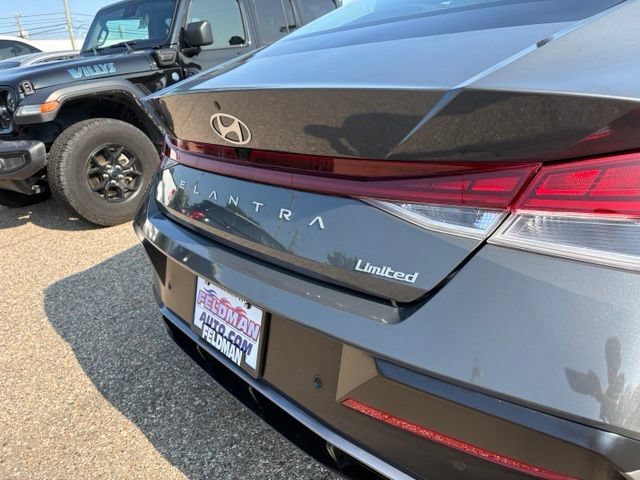 Used 2024 Hyundai Elantra Limited FWD image 32