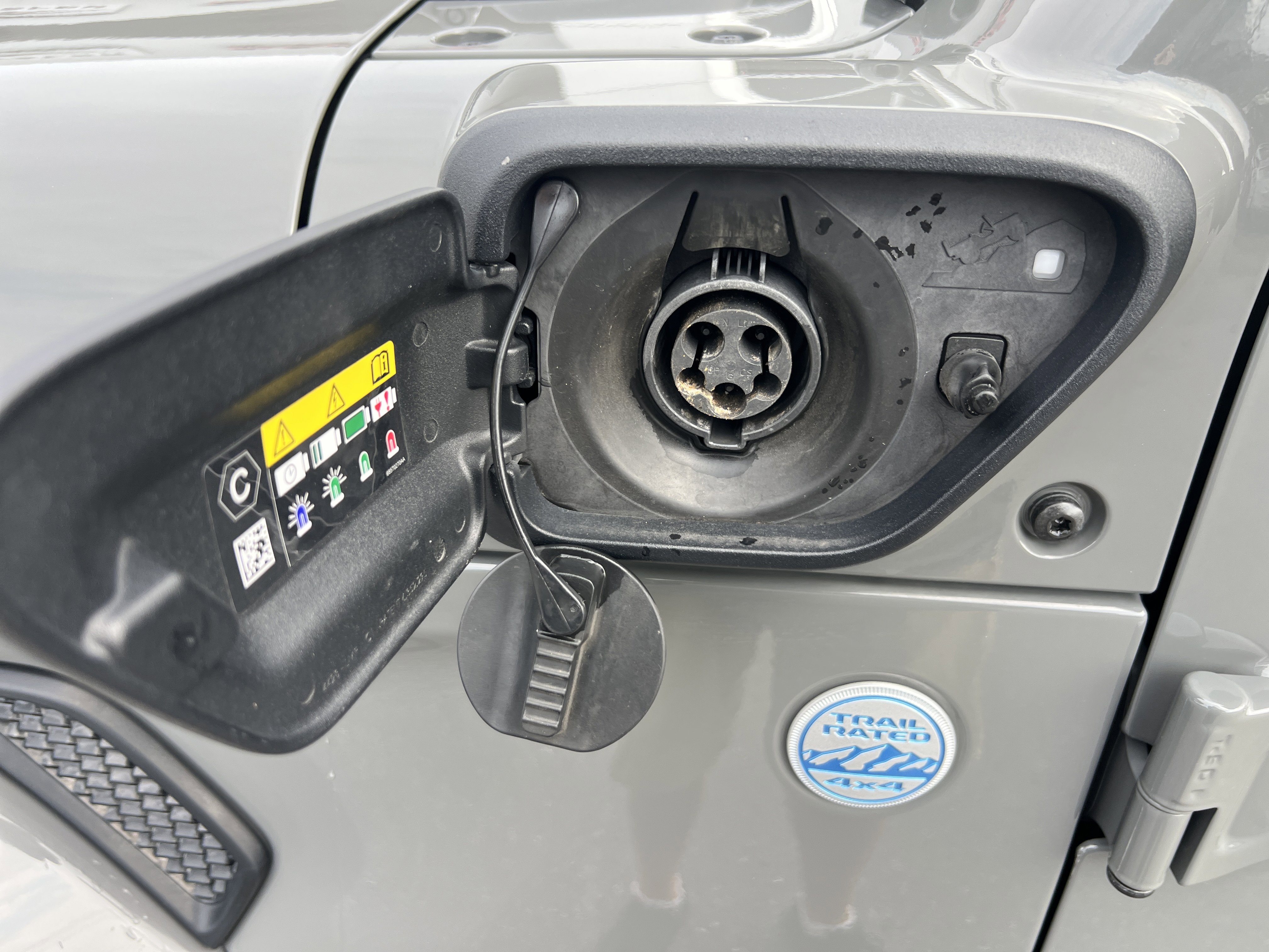 Used 2023 Jeep Wrangler Sahara w/ Cold Weather Group image 28