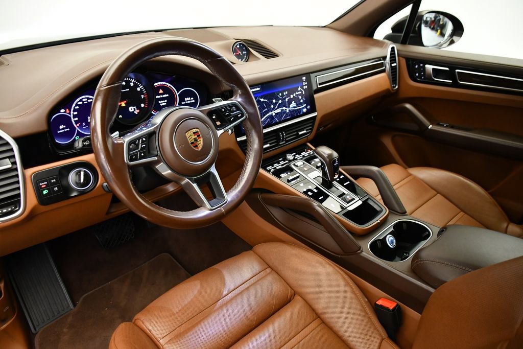 Used 2023 Porsche Cayenne Platinum Edition image 5