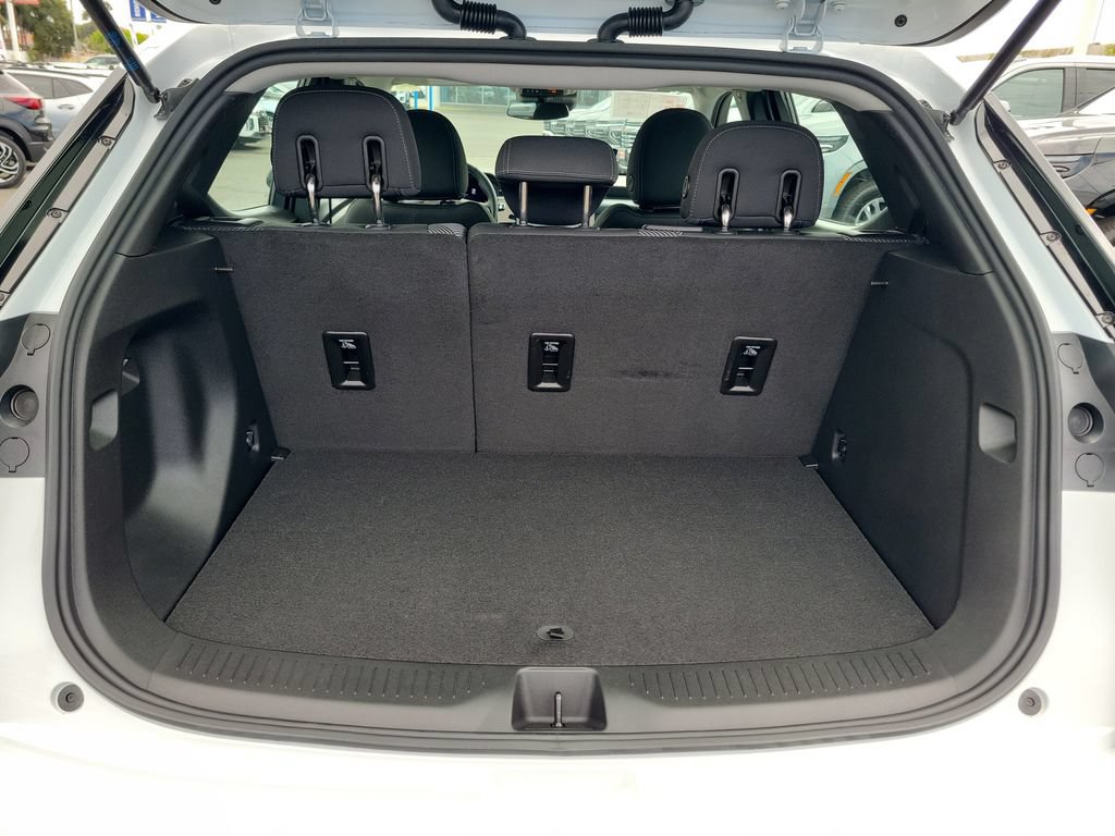 Used 2027 Chevrolet Bolt LT w/ Comfort Package FWD image 20