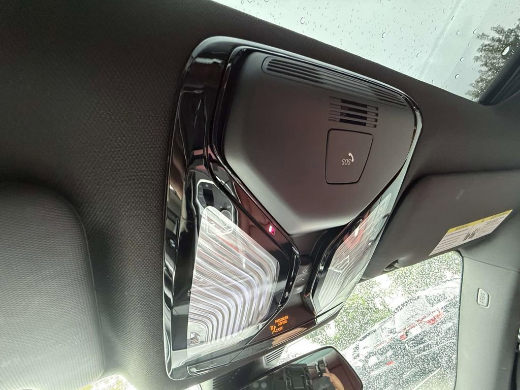 Used 2025 BMW M240i Coupe w/ Premium Package RWD image 31
