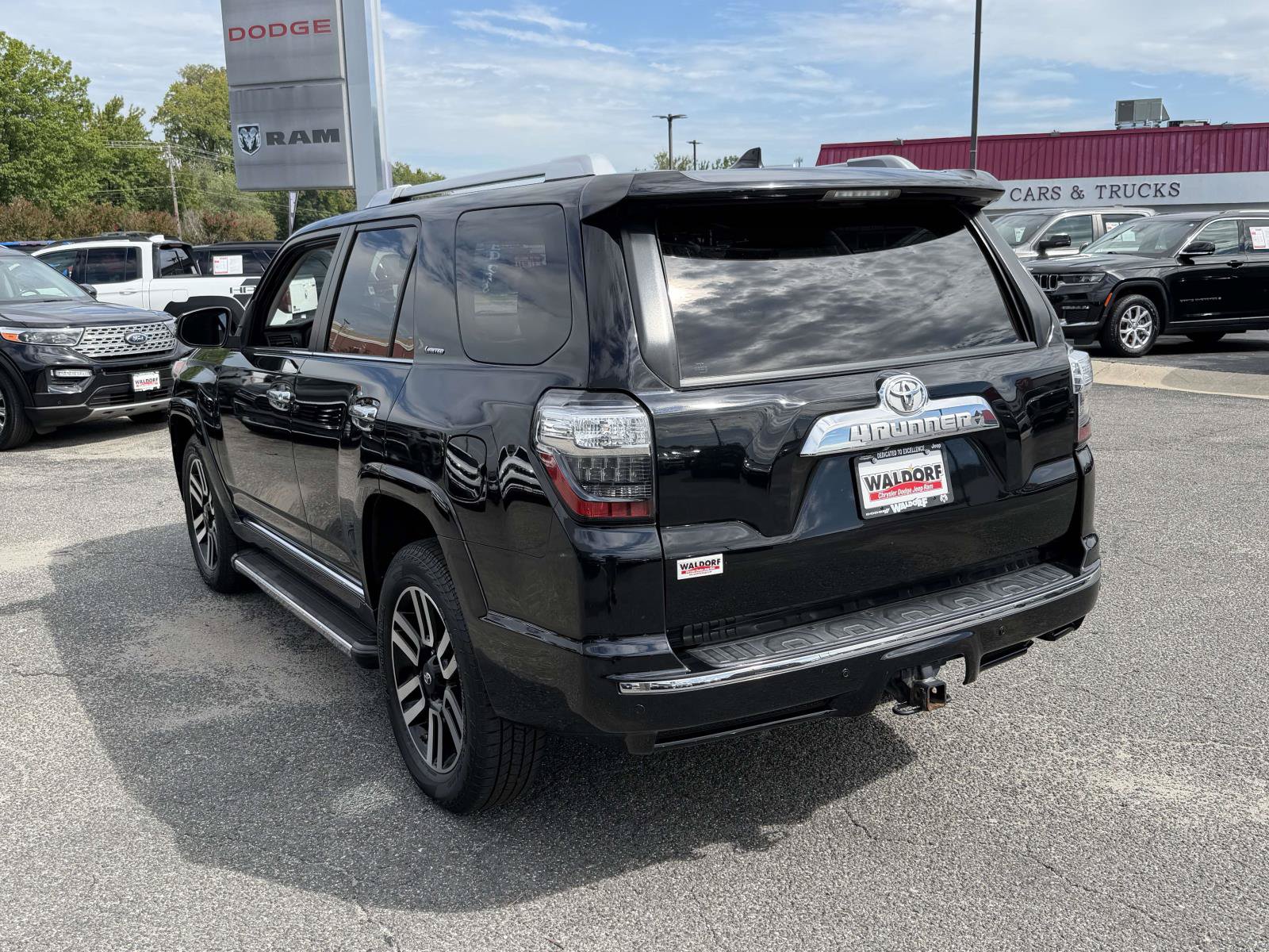 Used 2017 Toyota 4Runner Limited AWD/4WD image 5
