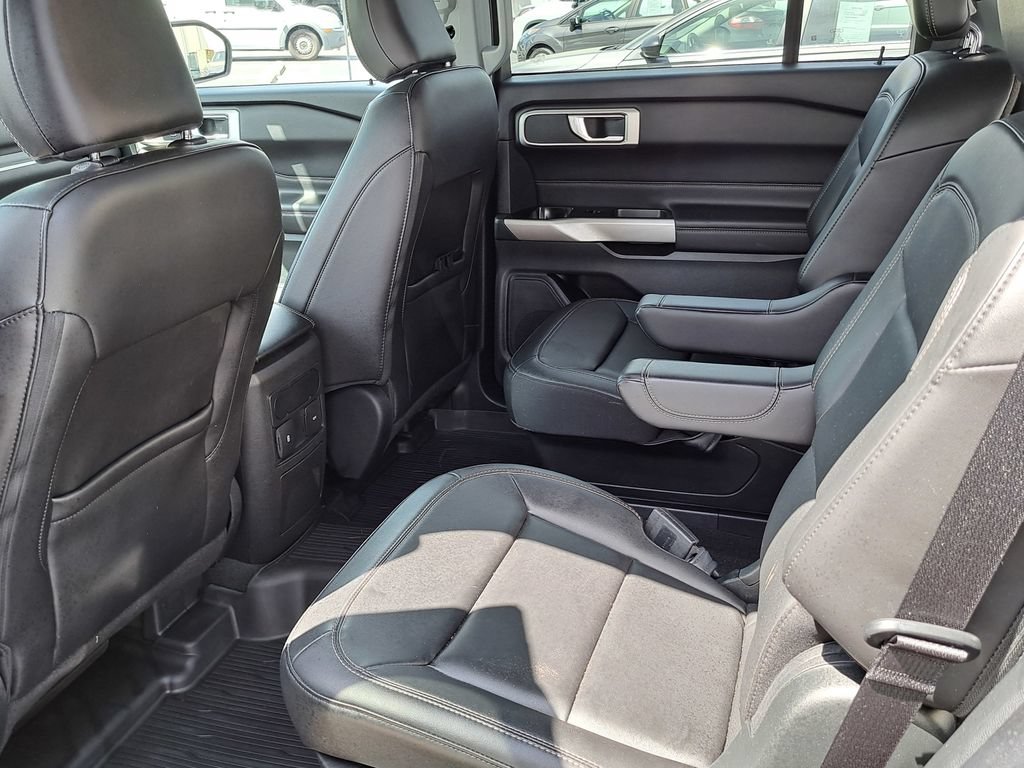 Used 2023 Ford Explorer XLT w/ Equipment Group 202A RWD image 15