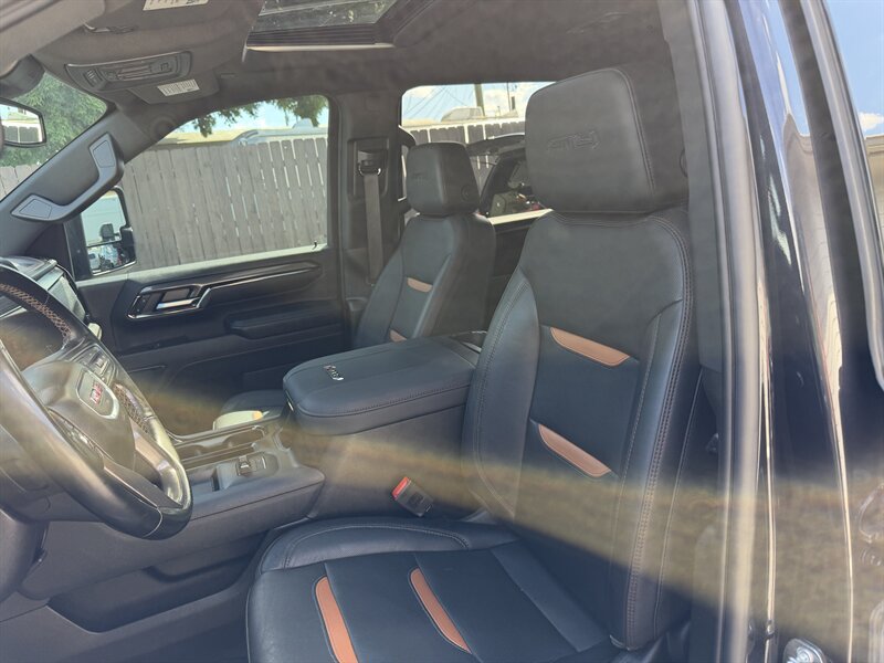 Used 2024 GMC Sierra 2500 AT4 w/ AT4 Preferred Package AWD/4WD image 23