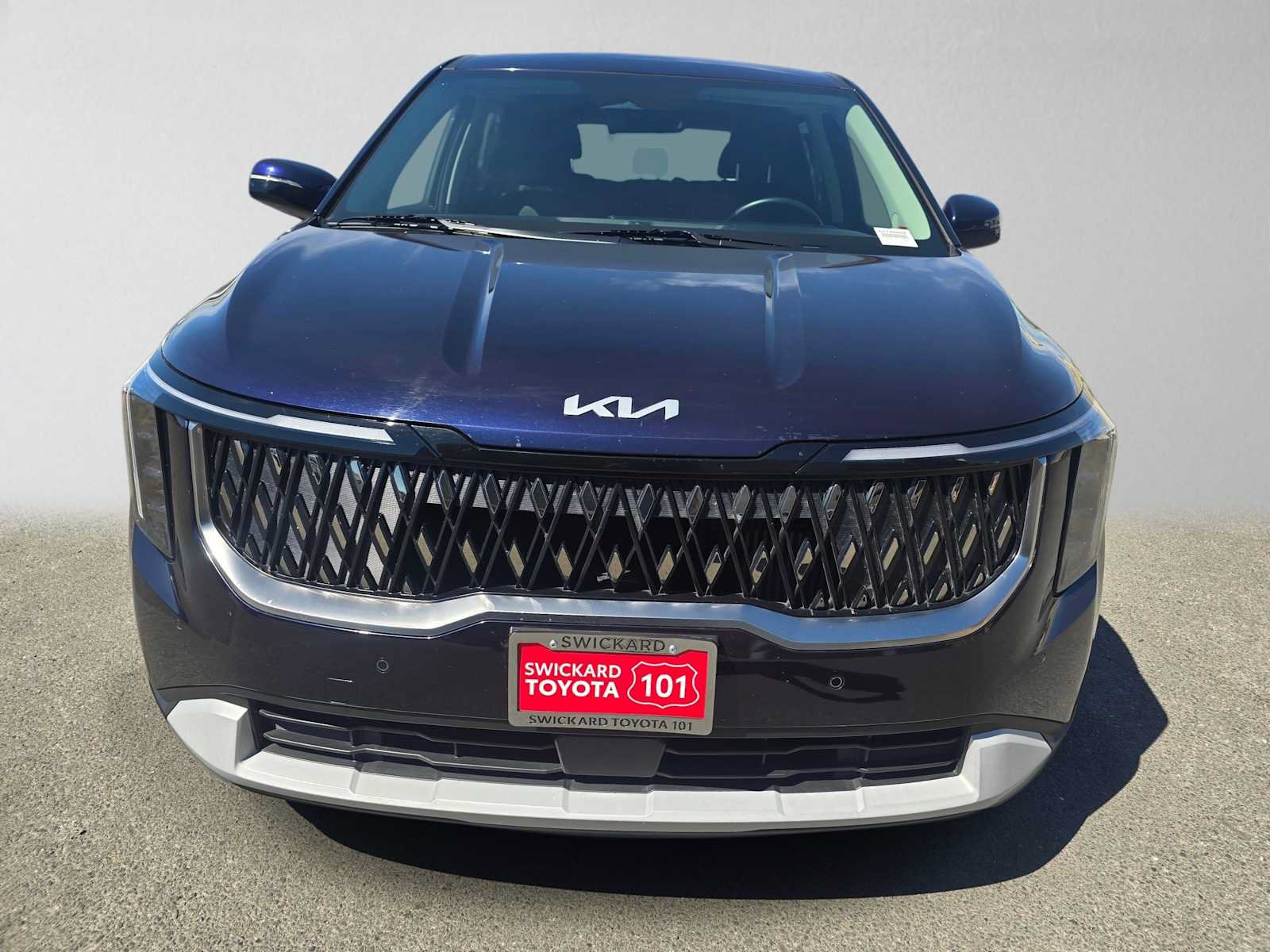Used 2026 Kia Carnival LXS FWD image 8