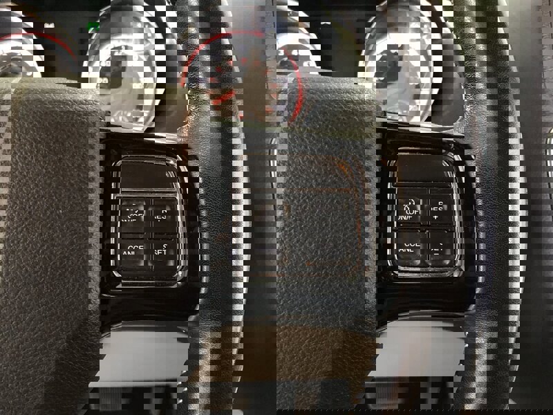 Used 2020 Dodge Grand Caravan SXT image 11