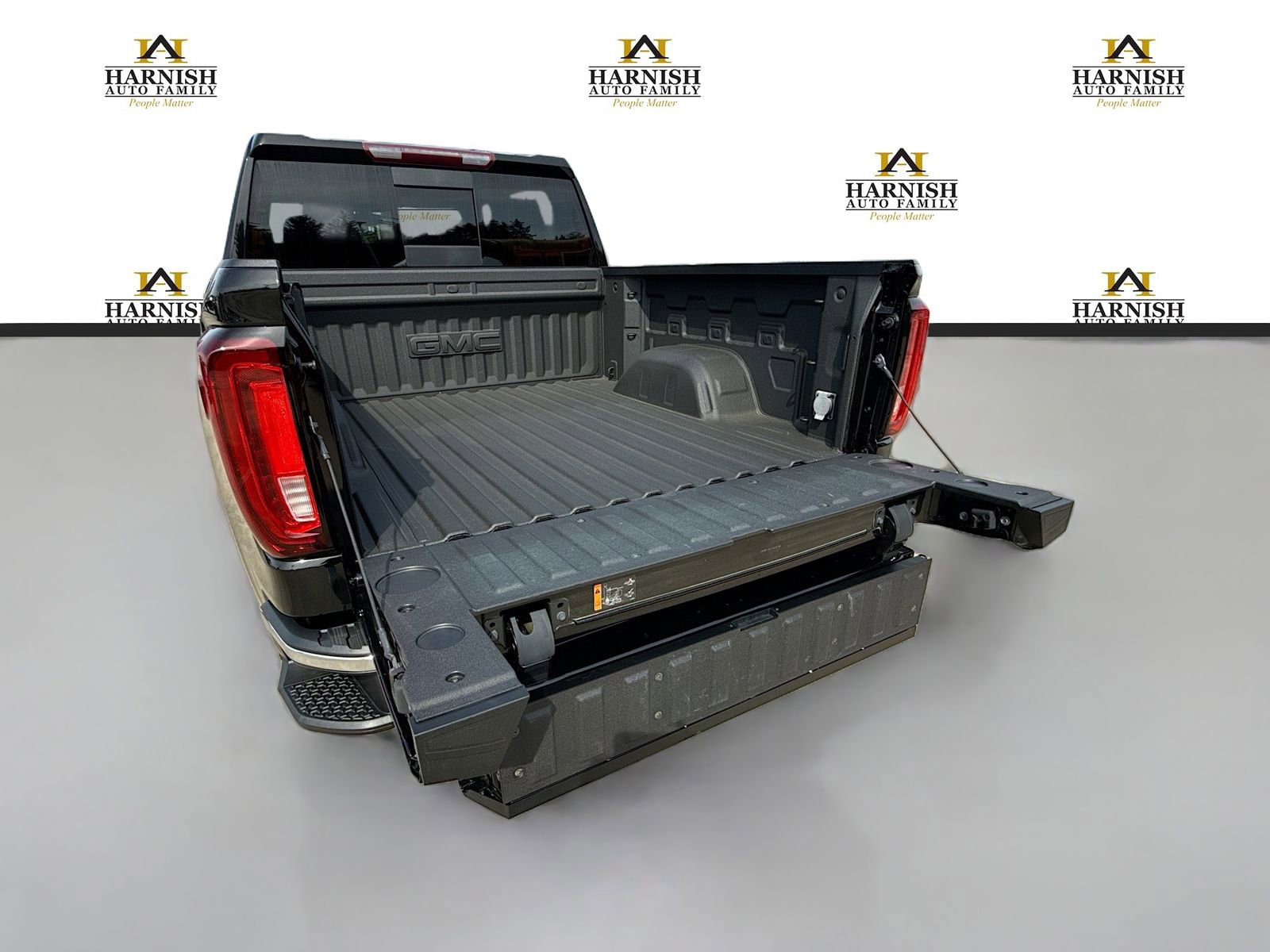 Used 2021 GMC Sierra 1500 SLT w/ SLT Premium Package AWD/4WD image 14