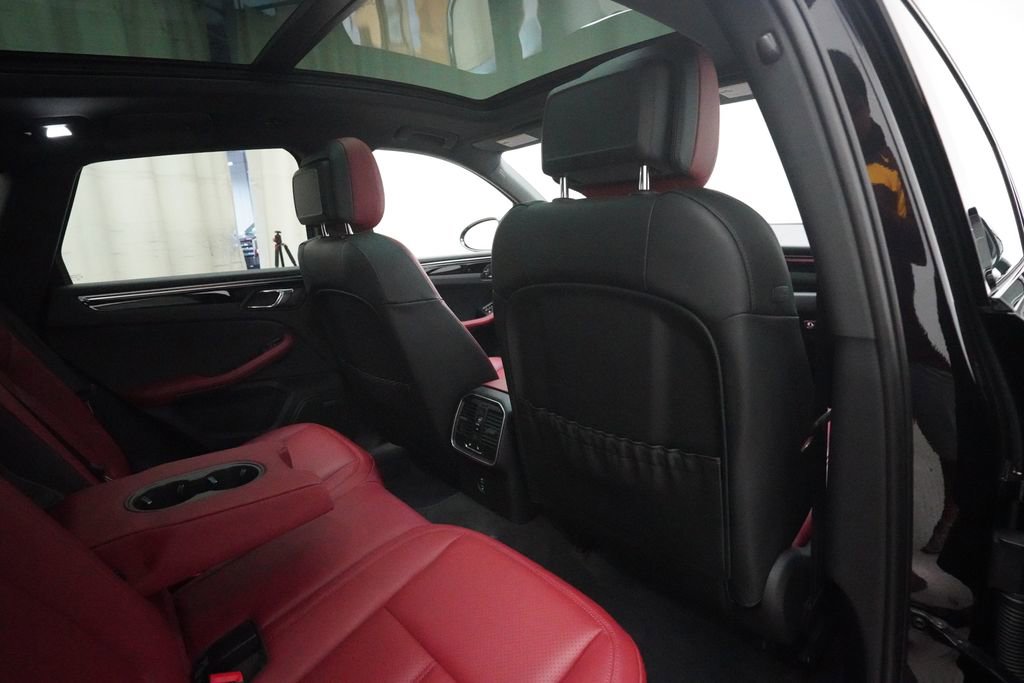 Used 2024 Porsche Macan S image 30
