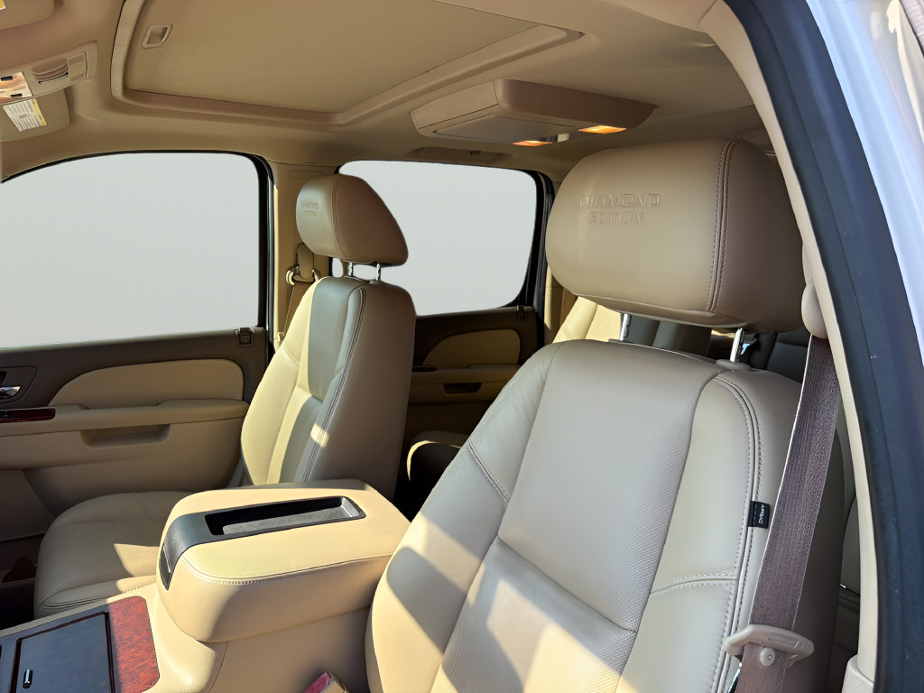 Used 2010 Chevrolet Suburban LTZ AWD/4WD image 18