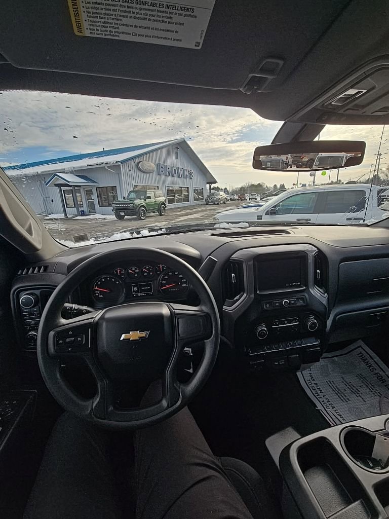 Used 2021 Chevrolet Silverado 1500 Custom image 2