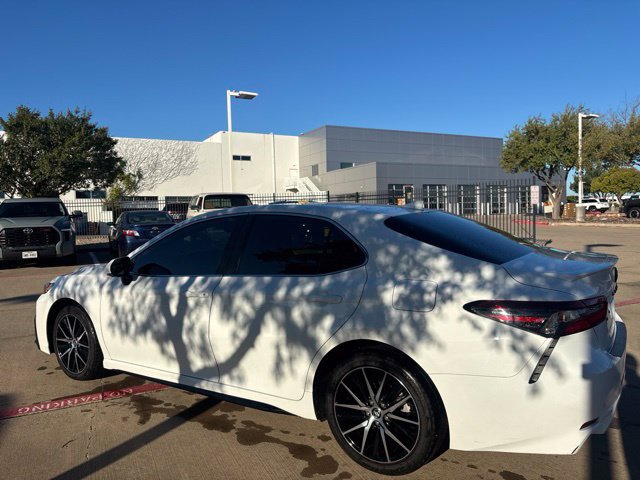 Used 2024 Toyota Camry SE FWD image 8