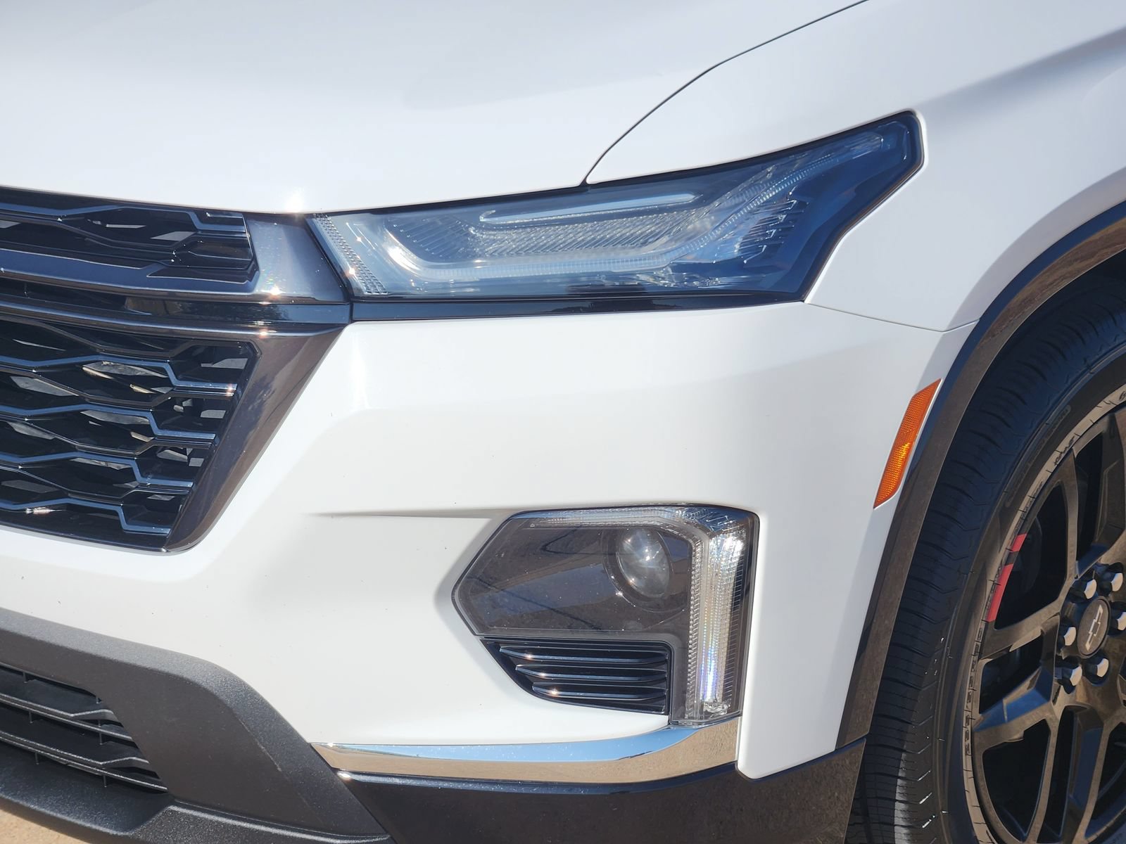 Used 2023 Chevrolet Traverse Premier w/ Redline Edition FWD image 9