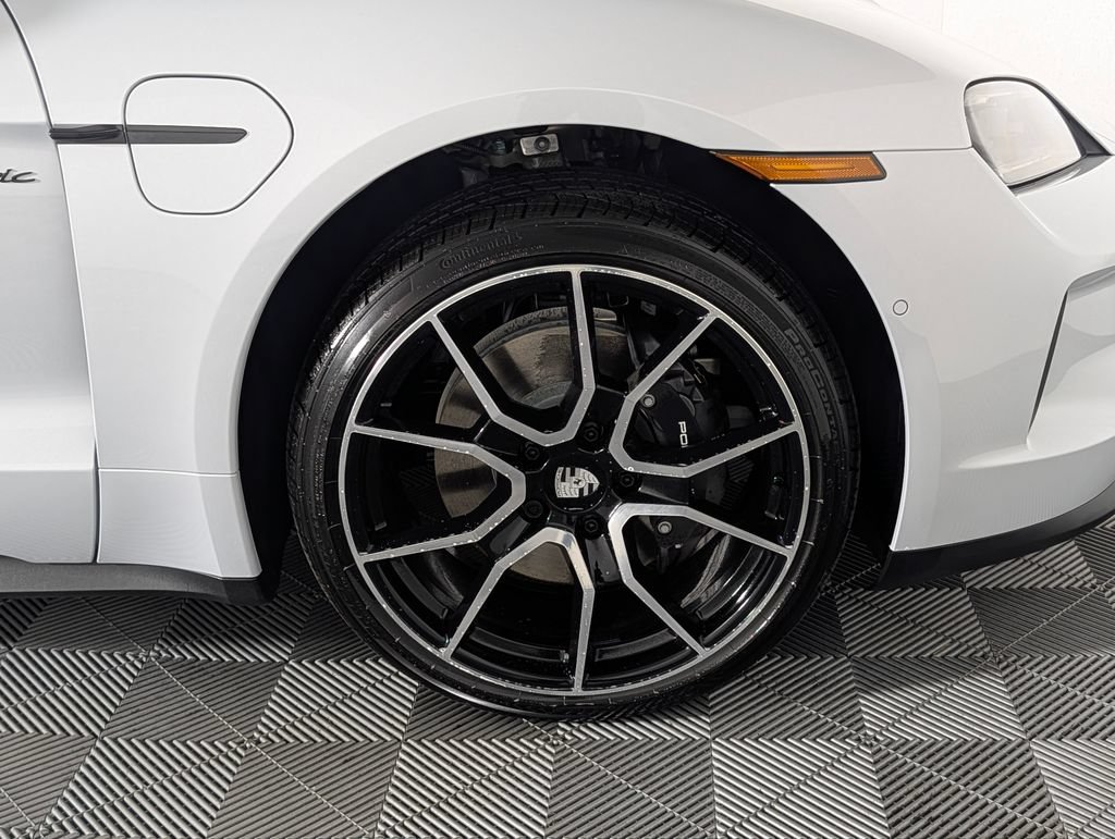 New 2026 Porsche Taycan AWD/4WD image 14